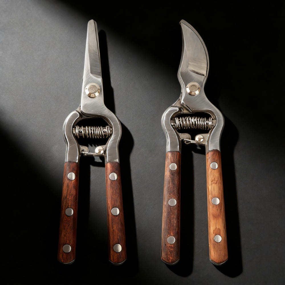 Gardening Tools Vintage - Vintage Ahşap Saplı Bahçe Budama Makası
